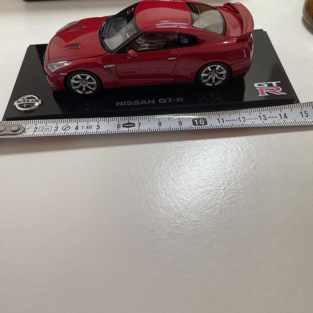 Nissan GT-R ミニカー 赤