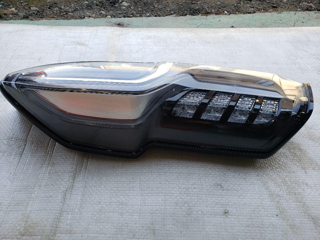 ホンダ　N-BOX　左テールランプ　LEDタイプ