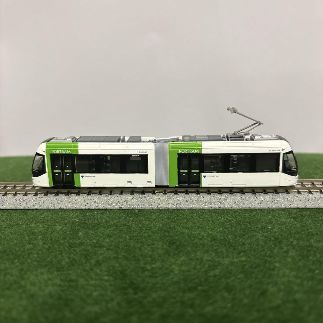 鉄コレ富山地鉄PORTRAM LRT（黄緑色） 動力付き（TM-LRT01）