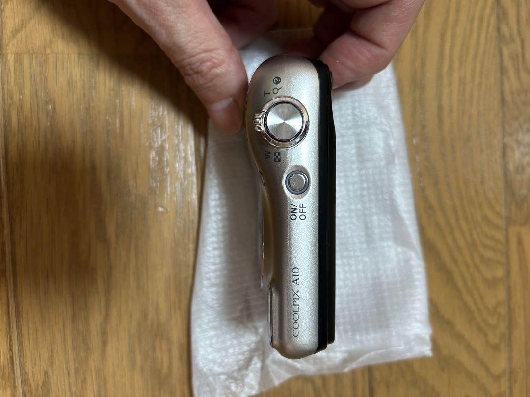 新品・未使用品　Nikon COOLPIX A10 ④シルバー デジタルカメラ
