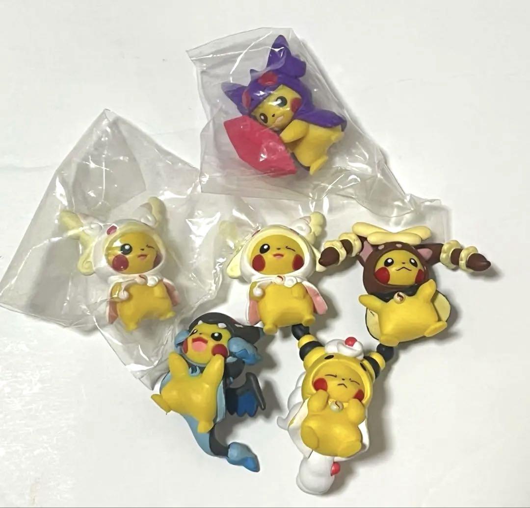 ポケモン　メガポンチョを着たピカチュウ　セット売り 7,777円