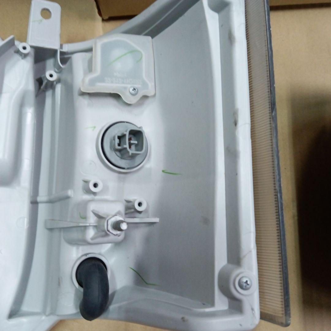 ハイエース3型DEPO製インナーブラックヘッドライト美品