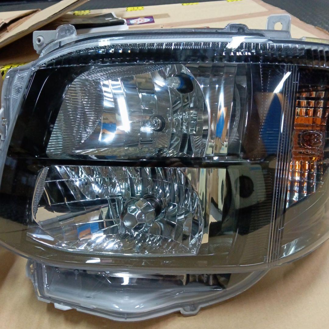 ハイエース3型DEPO製インナーブラックヘッドライト美品