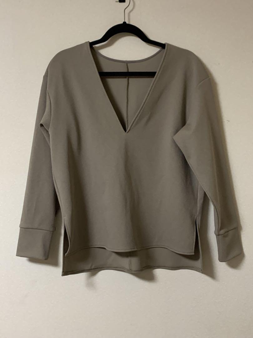 stola. 深Vネック　カットソー　長袖　ベージュ