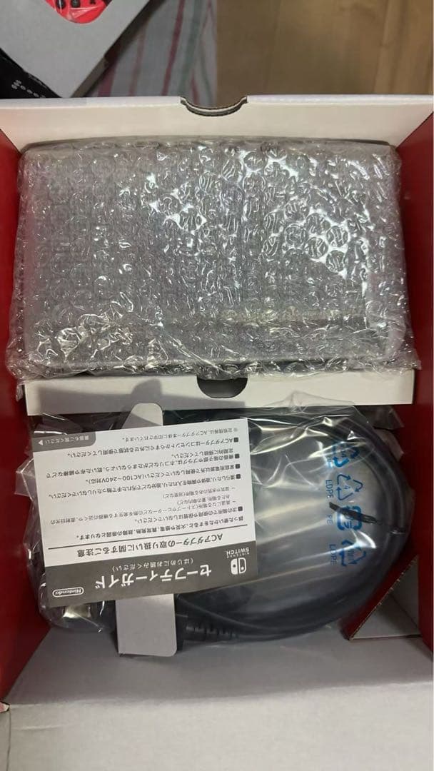 有機ELモデル 赤|青目立った傷や汚れなし