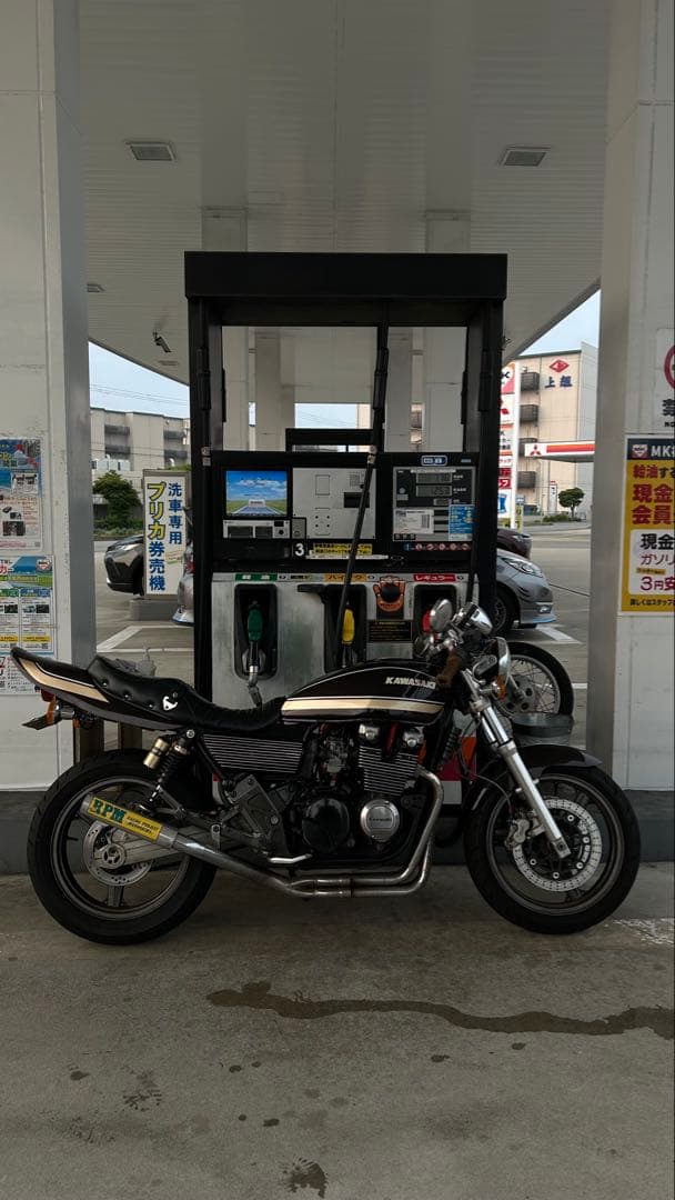 カワサキ　ゼファーΧ ブラック/ゴールド