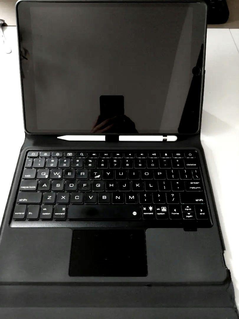 ◆美品◆iPad Pro 10.5 64GB sim free キーボード付