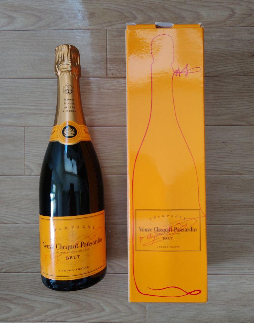 Veuve Clicquot Brut シャンパン ギフトボックス　未開封 Veuve Clicquot Brut シャンパン ギフトボックス付き - メルカリ