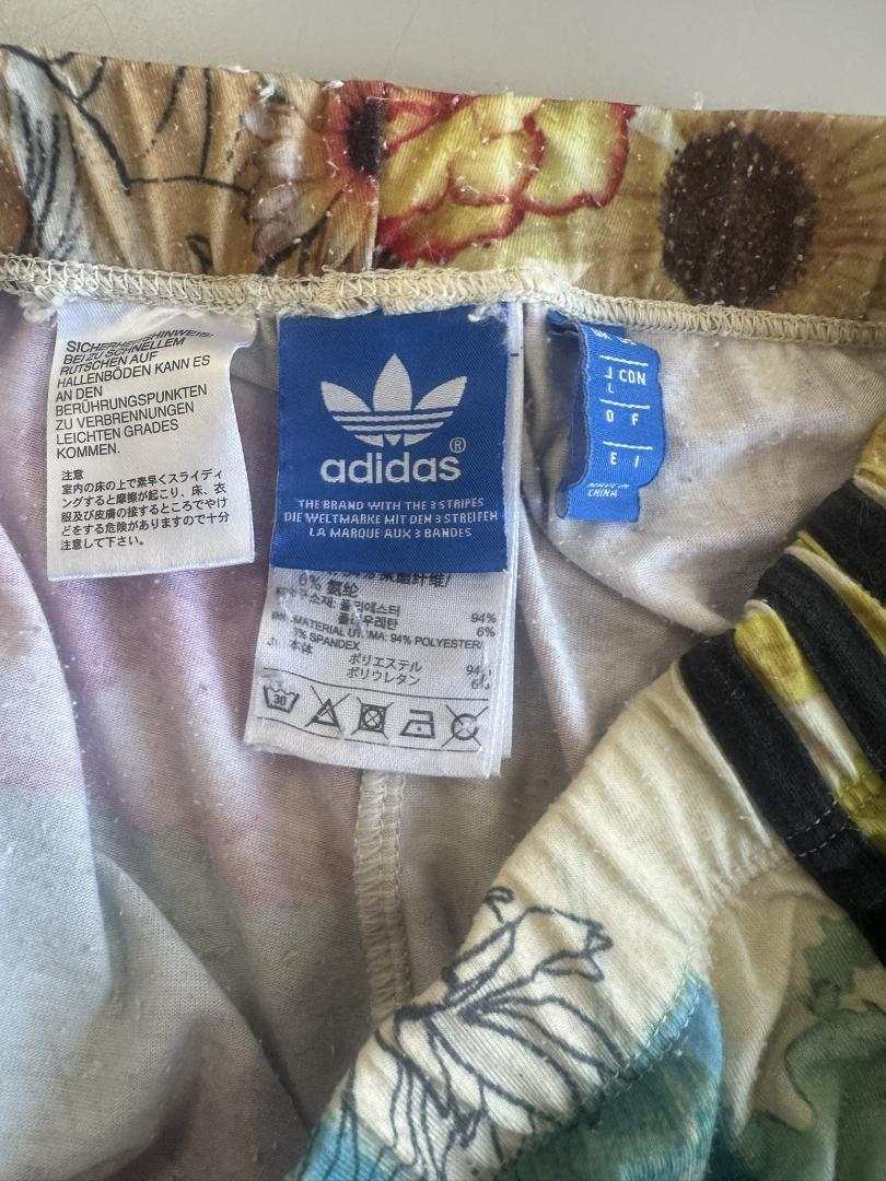 adidas originals 花柄　レギンス　L　人気柄