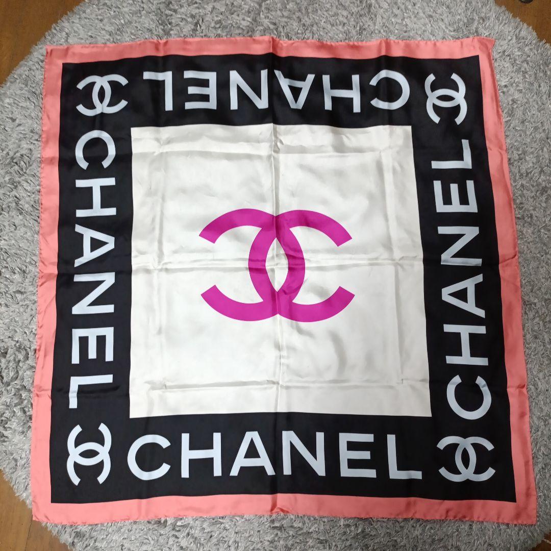 CHANEL ロゴ入り スカーフ
