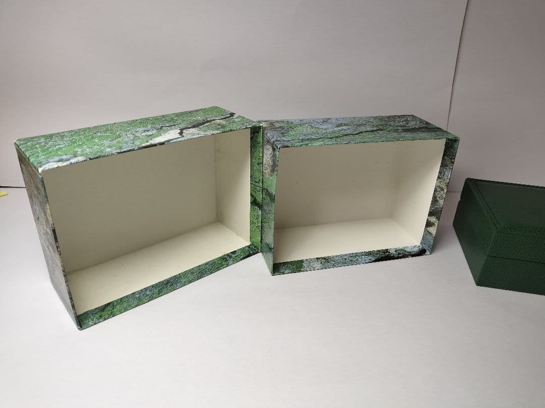 ROLEX Explorer 114270 箱と付属品のセット ROLEX Explorer 114270 箱と付属品のセット