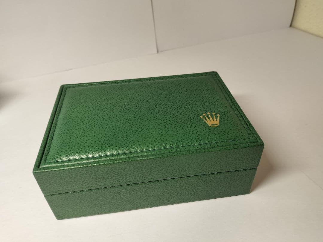 ROLEX Explorer 114270 箱と付属品のセット ROLEX Explorer 114270 箱と付属品のセット