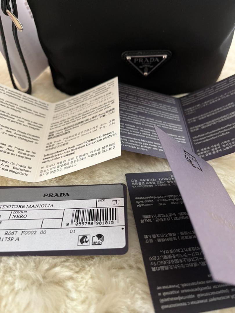 Re-Nylon ポーチ