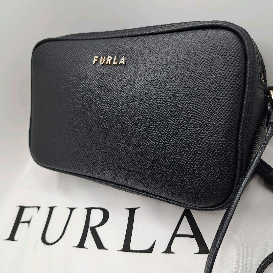 フルラ リリー カメラバッグ ダブルファスナー サフィアーノレザー