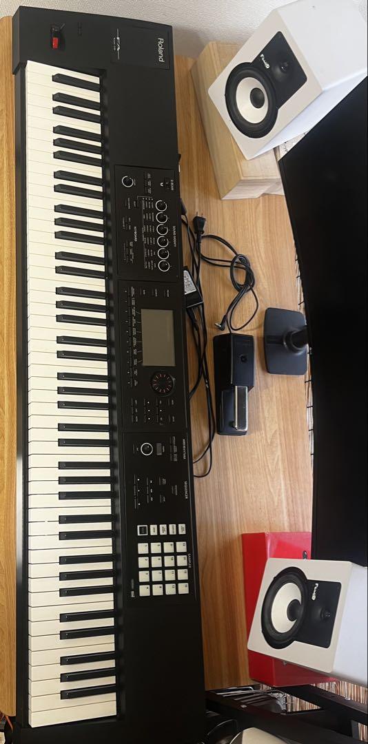 Roland FA-08シンセサイザー 81鍵