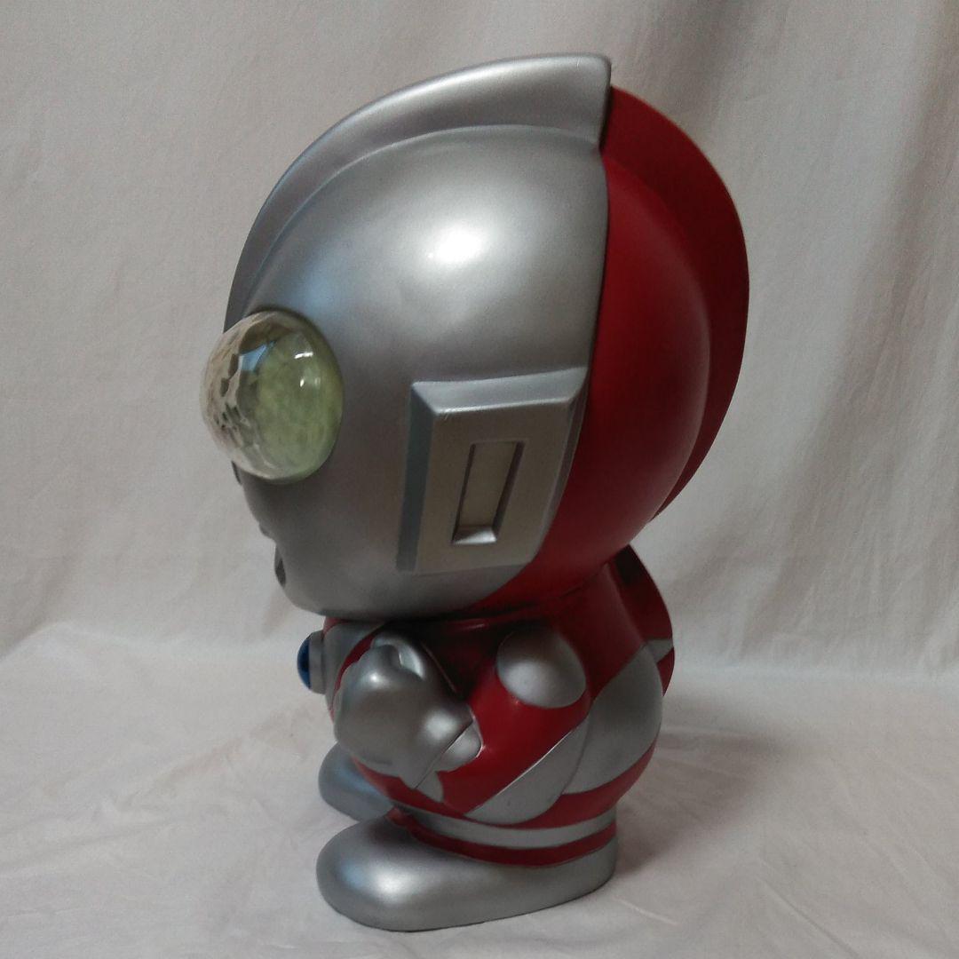 ウルトラマンの音の出る貯金箱