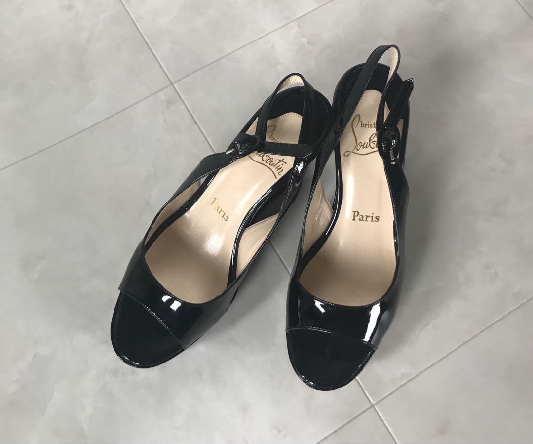 新品　クリスチャンルブタン　サンダル　ミュール