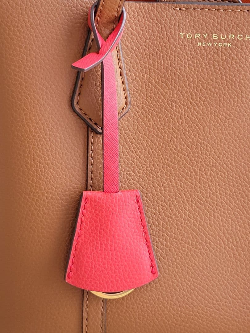 トリーバーチ　ペリースモールトリプルコンパートメントトートバッグ