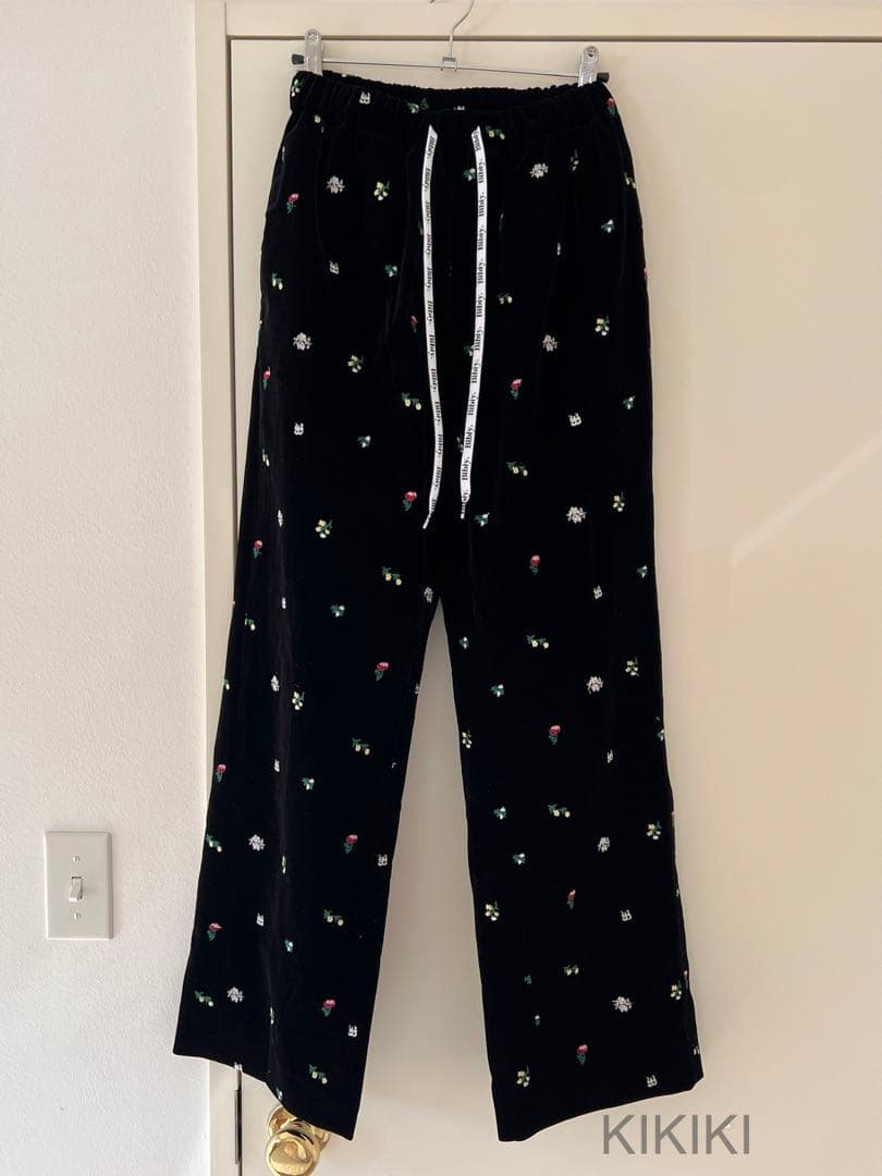 美品 Bibiy. ベルベット 刺繍ジャケット パンツ セット ブラック 黒 美品 Bibiy. ベルベット 刺繍ジャケット パンツ セット ブラック 黒