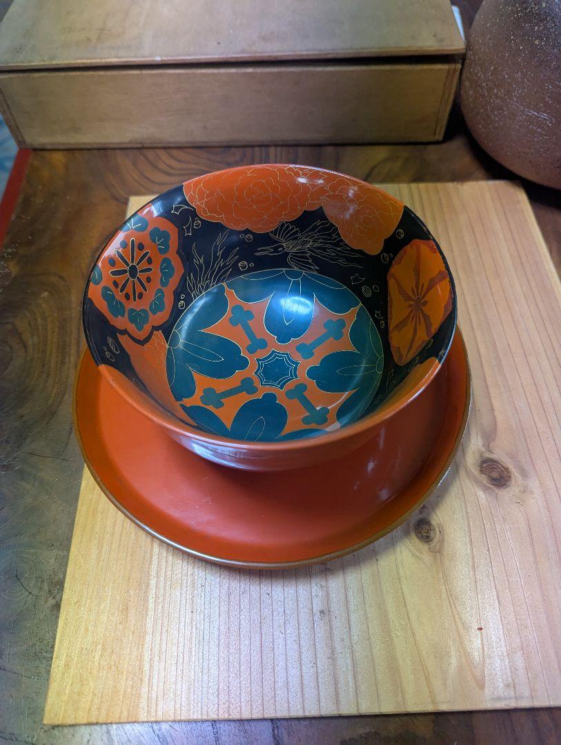 輪島塗、花柄の漆器ボウルと皿のセット