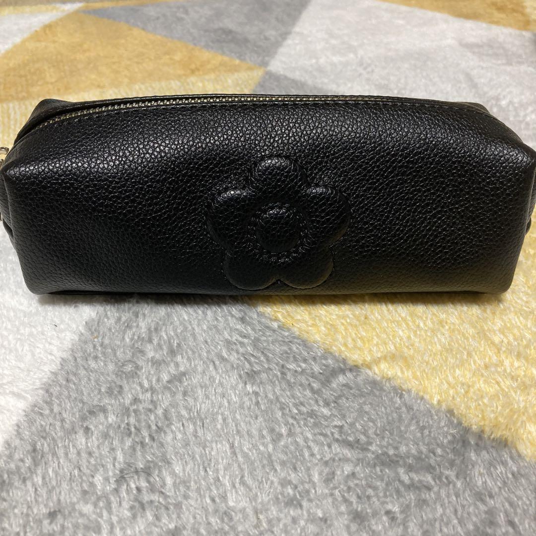マリークヮントMARY QUANT ペンケース美品