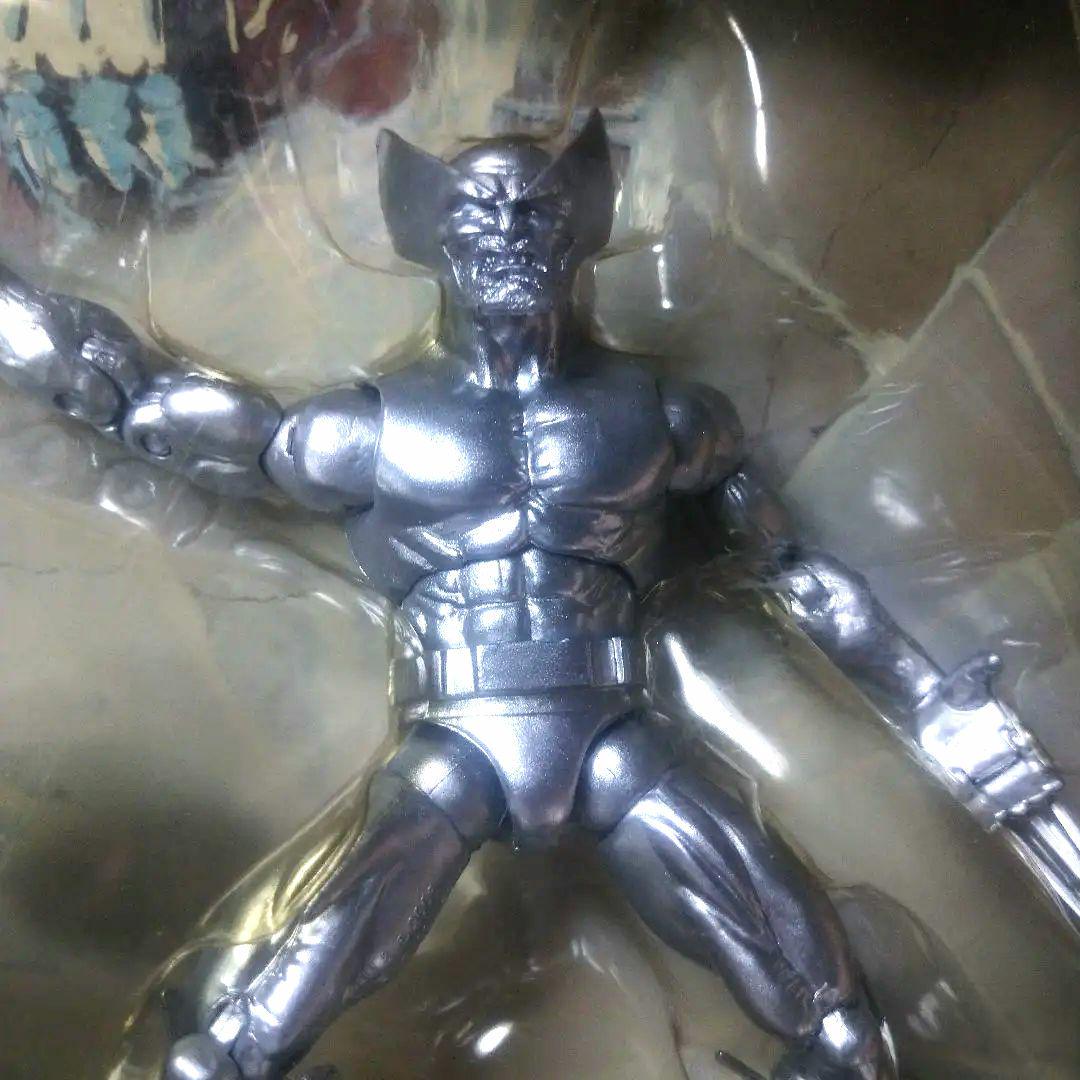 マーベルレジェンド ウルヴァリン トイザらス限定