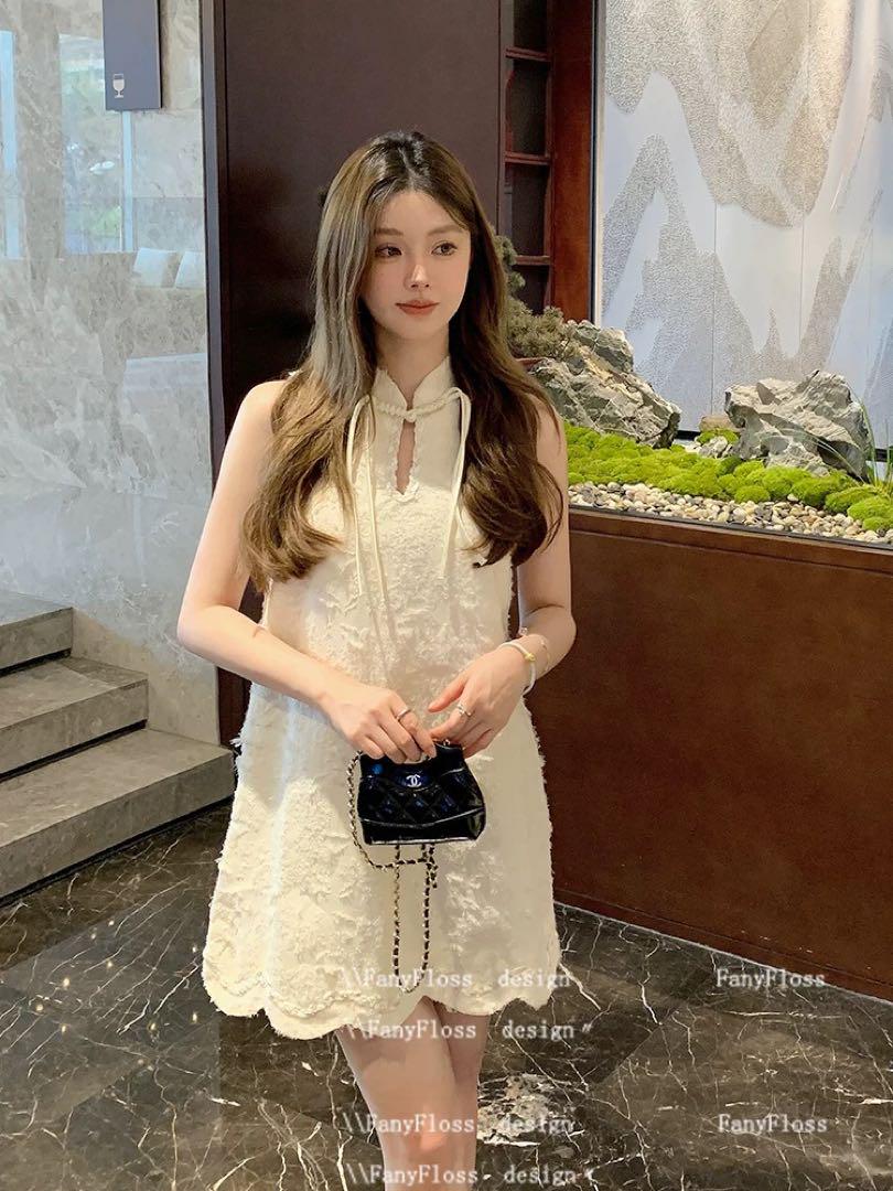 今ならほぼ即納！ シンプルミニワンピース✨春夏コーデに！首元魅力的な装い ワンピース