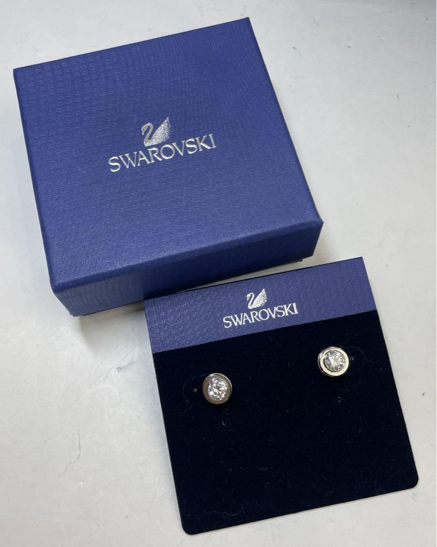 SWAROVSKI スワロフスキー ピアス　箱入り　おしゃれ　希少