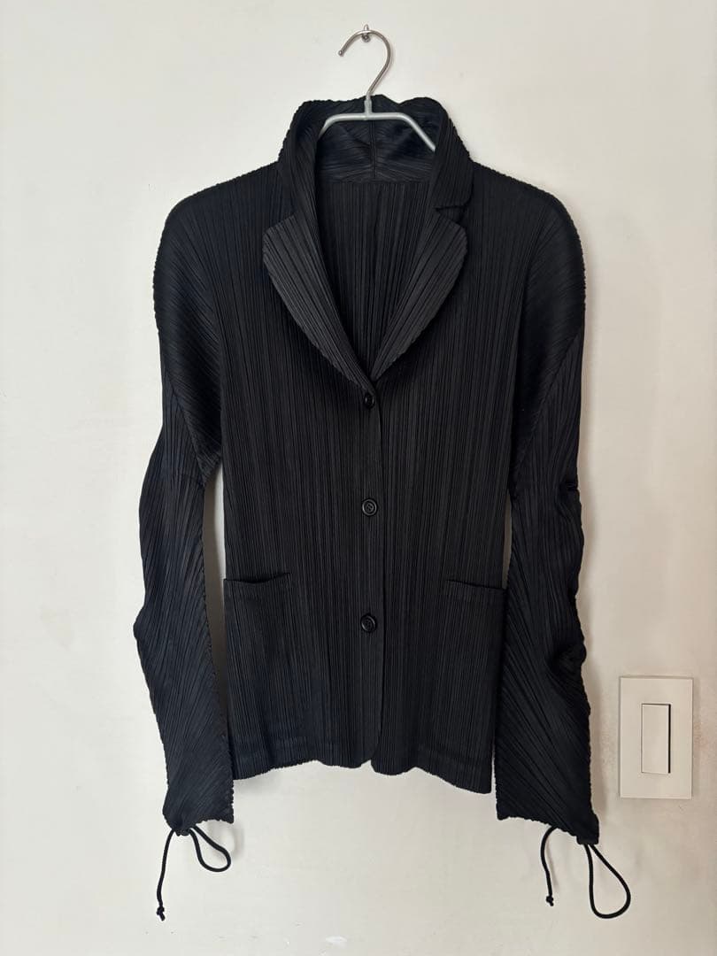 PLEATS PLEASE ブラック長袖ジャケット 未使用 PLEATS PLEASE ブラック長袖ジャケット 未使用