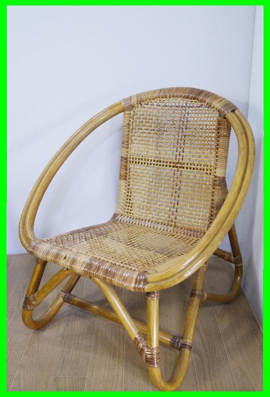 ◆ラタン 籐 椅子 ローチェア アジアンティスト◆重さ1.8キロと軽く !目立った傷や汚れなし