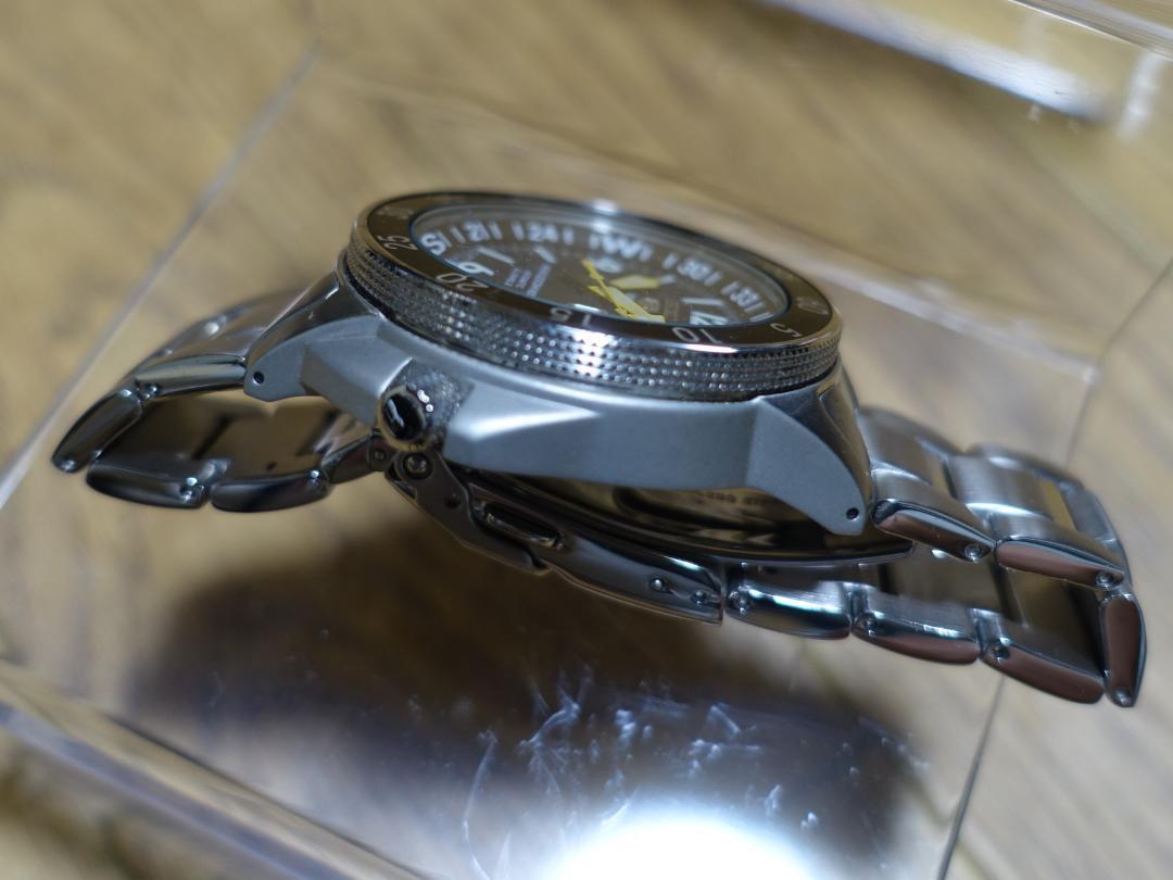【SEIKO】 ファイブ 『ブラックアトラス』 200m防水ダイバーウォッチ
