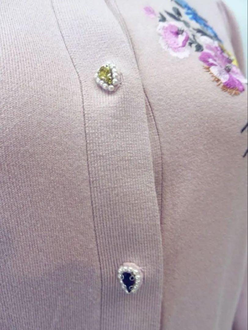 スーパービューティー♡ フラワー刺繍とパールビジューボタンが
