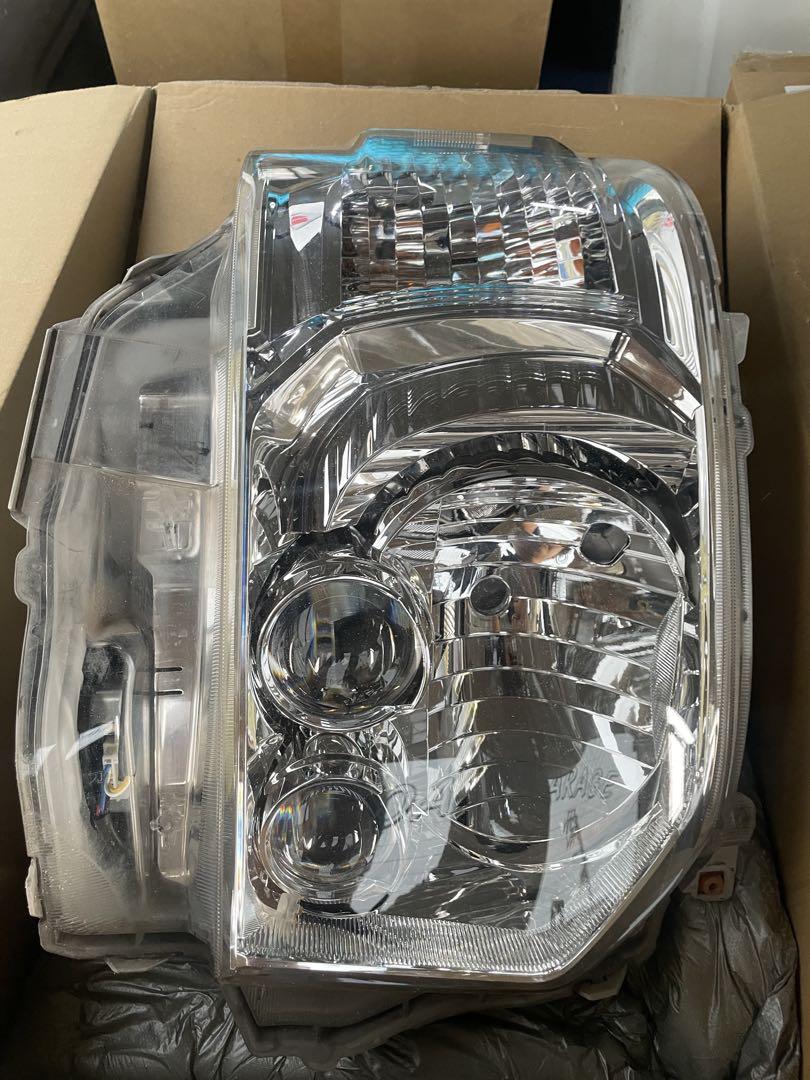 ハイエース　4型純正ヘッドライト led