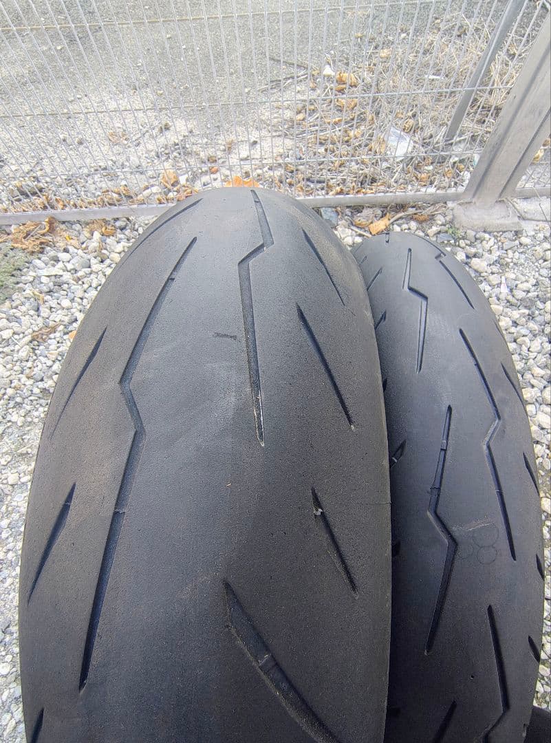 ピレリ　ロッソⅣ　前後セット