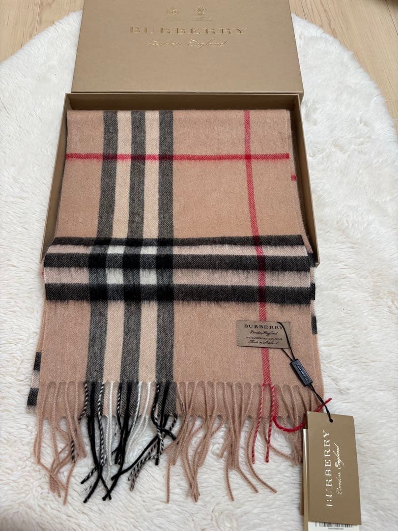タグ付き新品 バーバリー ノバチェック カシミア ウール マフラー タグ付き新品 バーバリー ノバチェック カシミア ウール マフラー