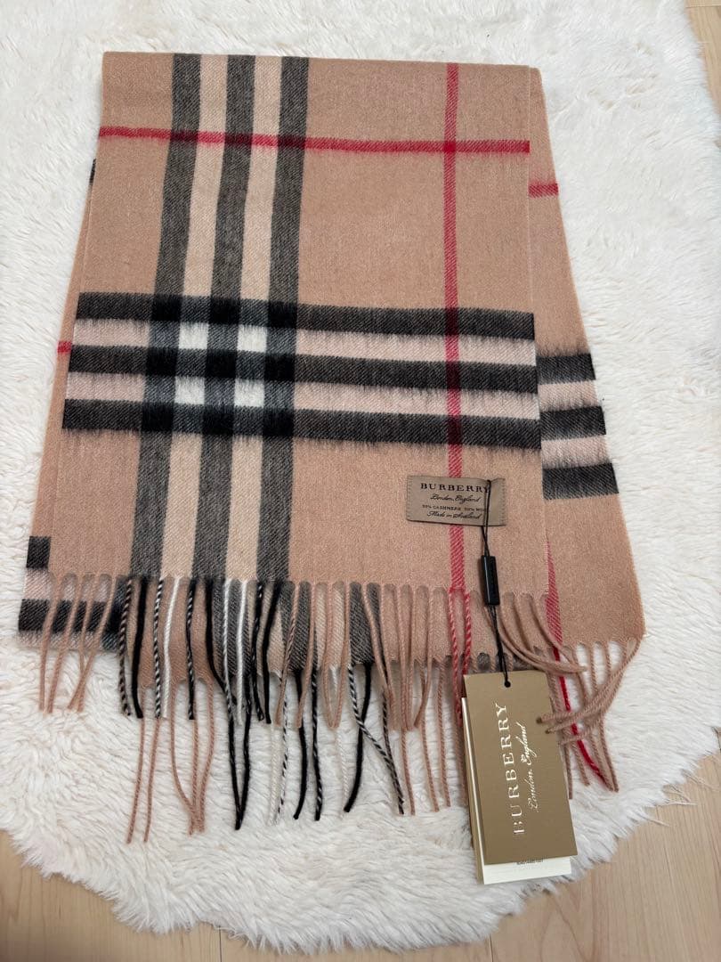 タグ付き新品 バーバリー ノバチェック カシミア ウール マフラー タグ付き新品 バーバリー ノバチェック カシミア ウール マフラー