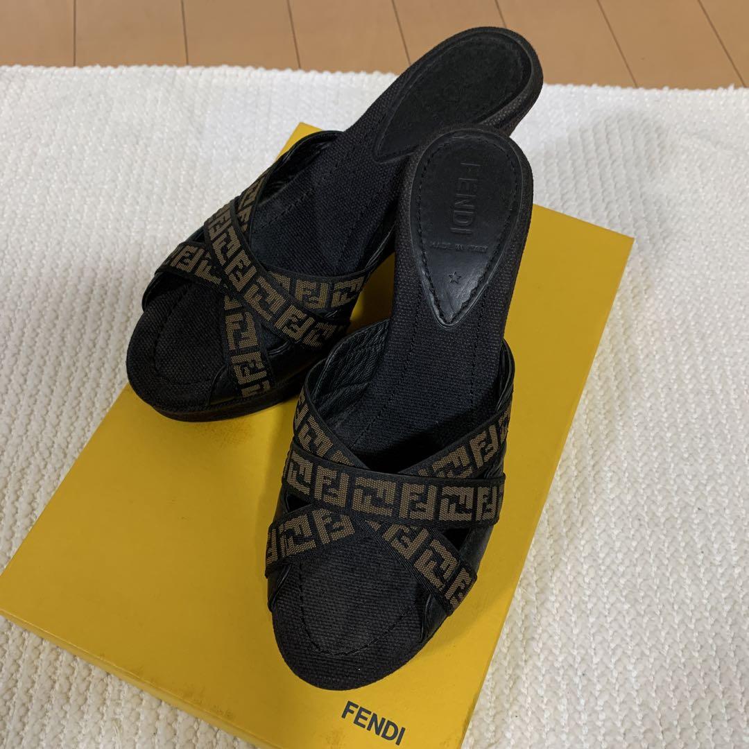 FENDI サンダル 黒 - メルカリ