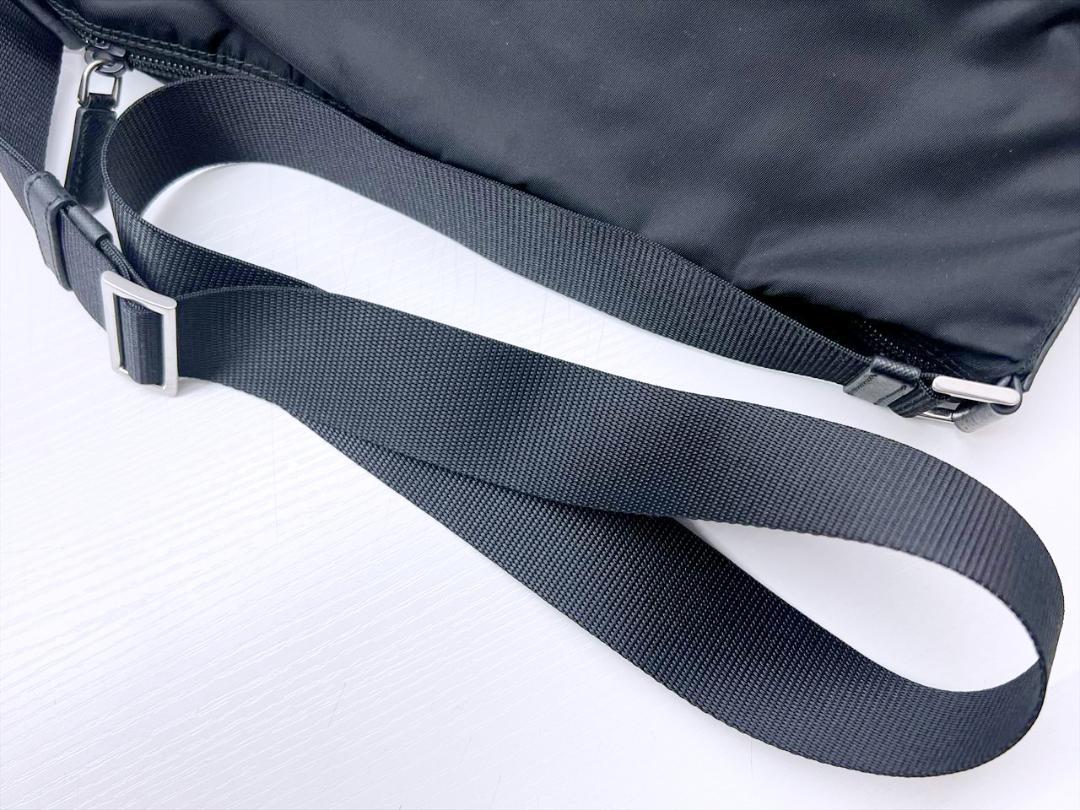 美品　PRADA　プラダ　ロゴ　ショルダーバッグ　ナイロン　黒　1BC421