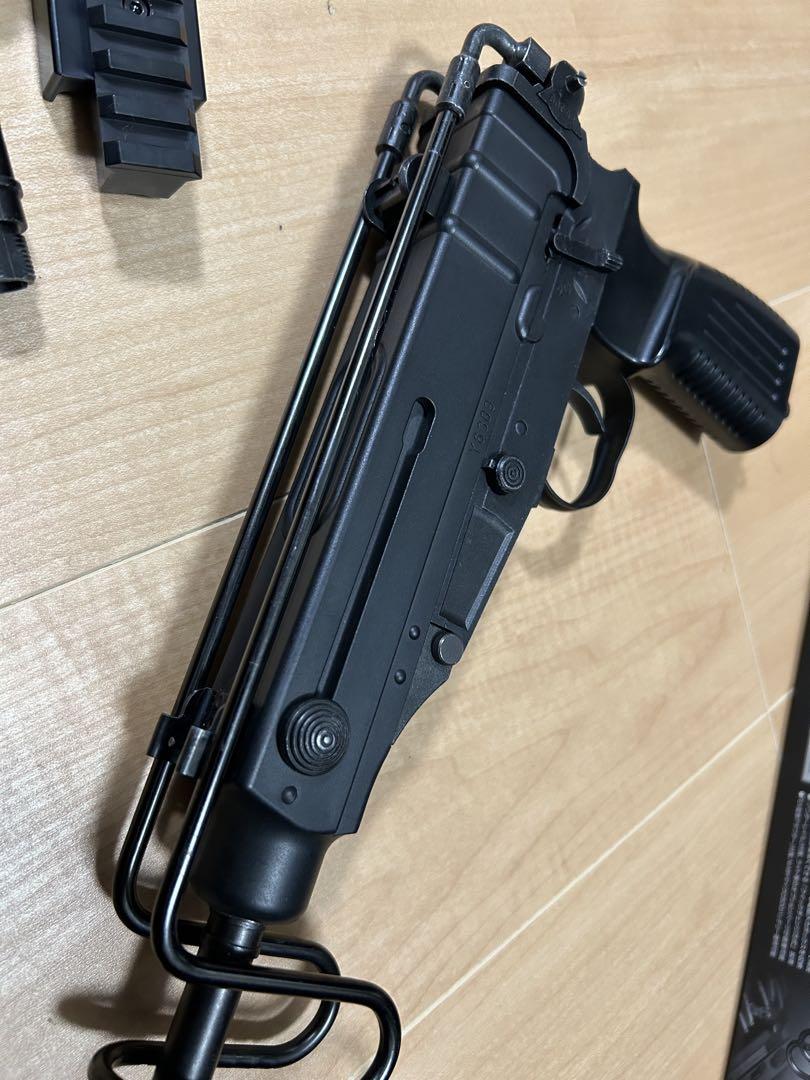 東京マルイ　電動コンパクトサブマシンガン　スコーピオンvz61 マガジン×2