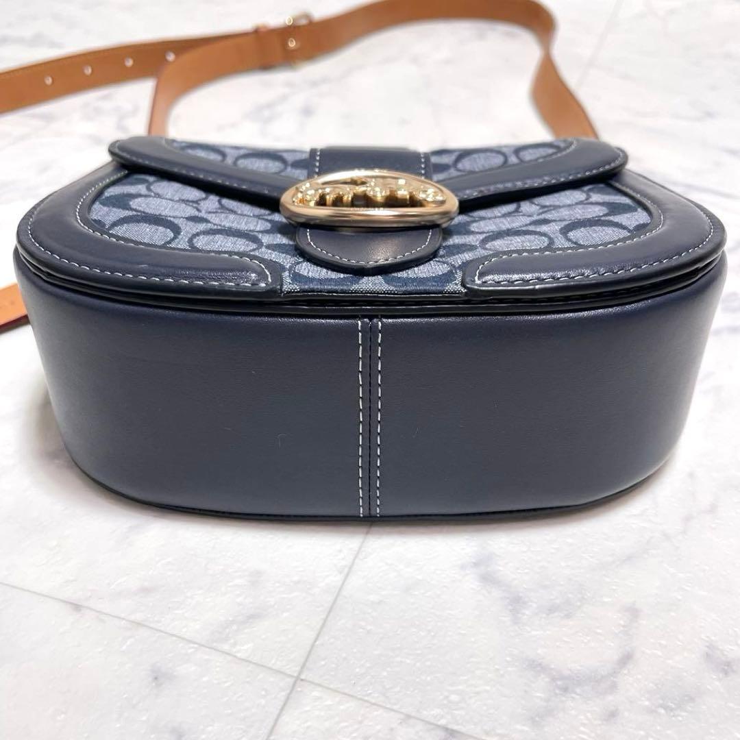 極美品✨コーチ ショルダーバッグ ジョージー サドルバッグ シグネチャー 極美品✨コーチ ショルダーバッグ ジョージー サドルバッグ シグネチャー