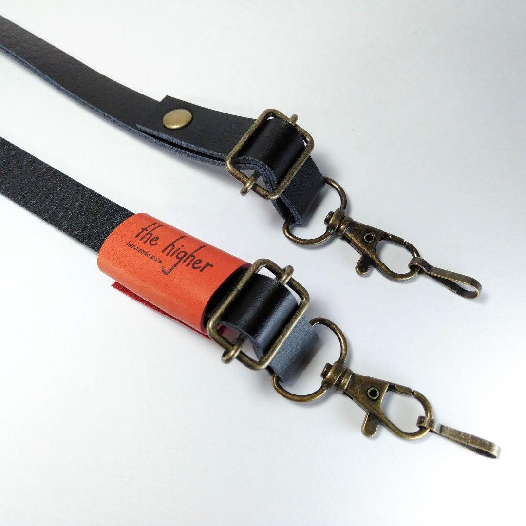 メルカリ シンプルなレザー製カメラネックストラップ ブラック レザークラフト 革製品 ファッション 小物 2 800 中古や未使用のフリマ メルカリ シンプルなレザー製カメラネックストラップ ブラック レザークラフト 革製品 ファッション 小物 2 800 中古や未使用のフリマ