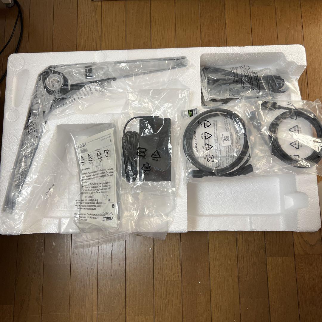 ASUS ゲーミングモニター TUF Gaming VG28UQL1A
