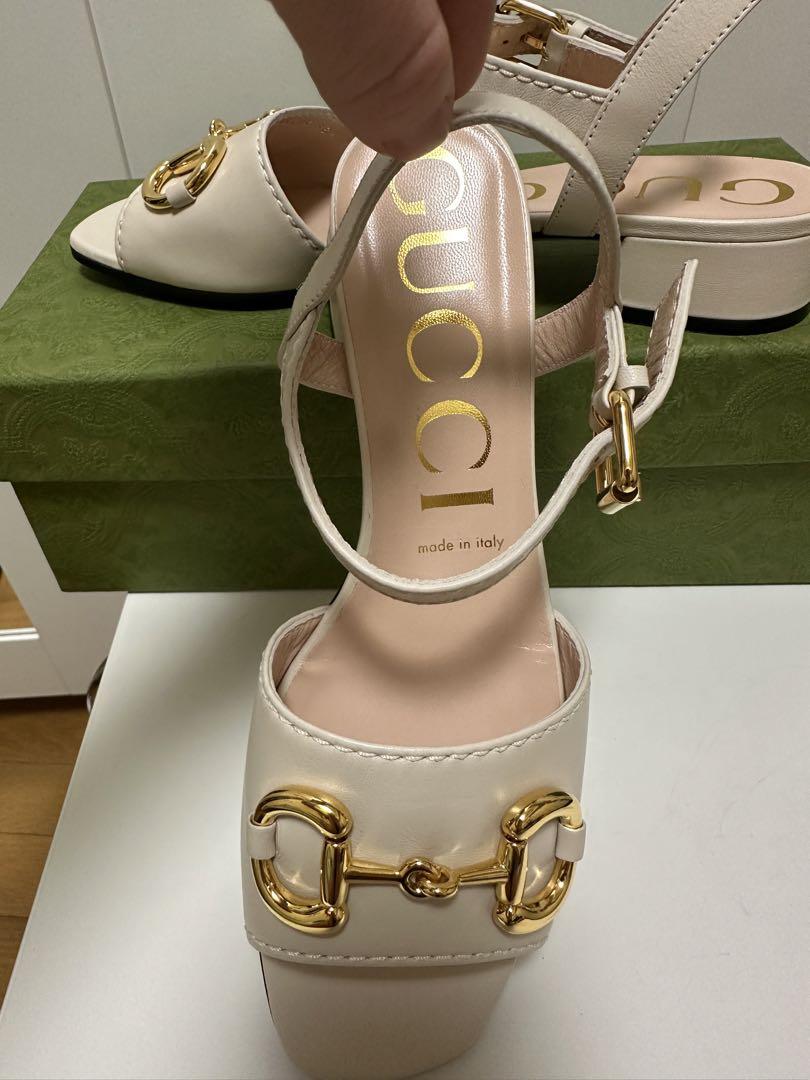 GUCCI ベージュ サンダル ゴールドチェーン