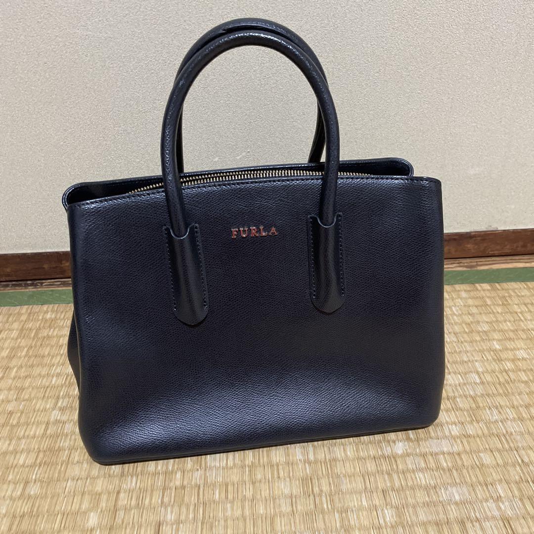 FURLA 黒 レザー バッグ - メルカリ