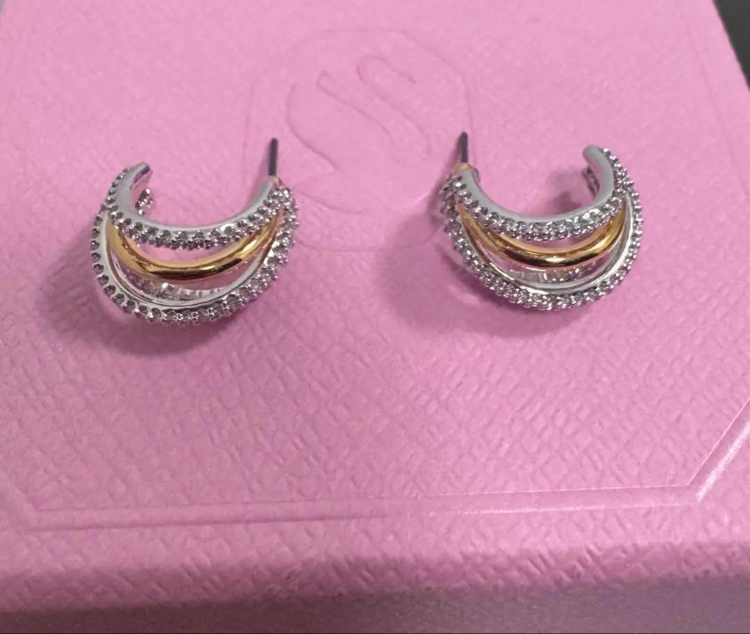 SWAROVSKI スワロフスキー　Hyperbola フープピアスYG