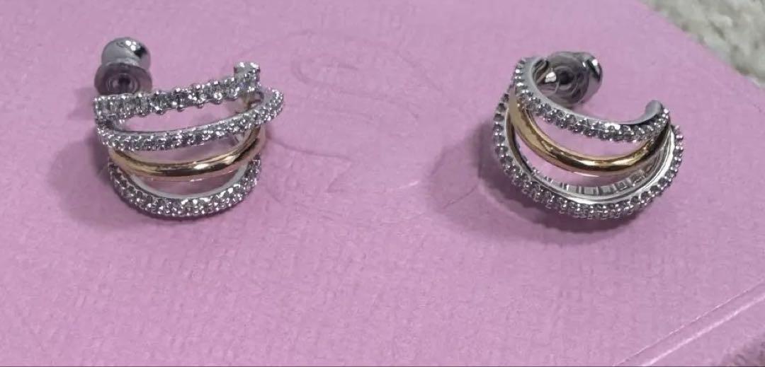 SWAROVSKI スワロフスキー　Hyperbola フープピアスYG