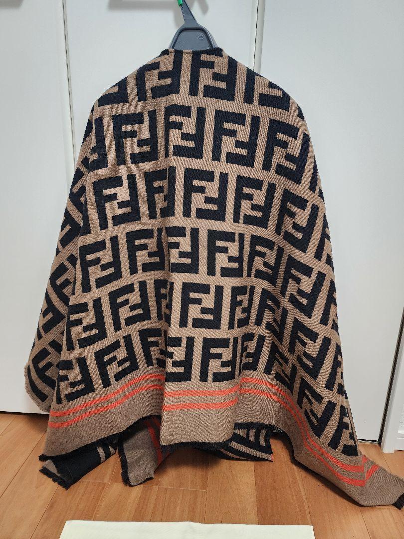 FENDI FFポンチョ