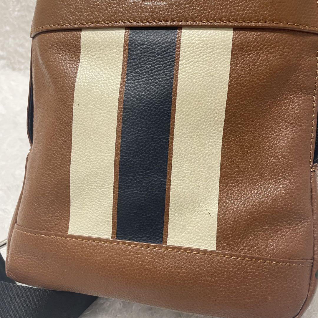 【良品】コーチ　ボディバッグ　ショルダーバッグ　レザー　シグネチャー