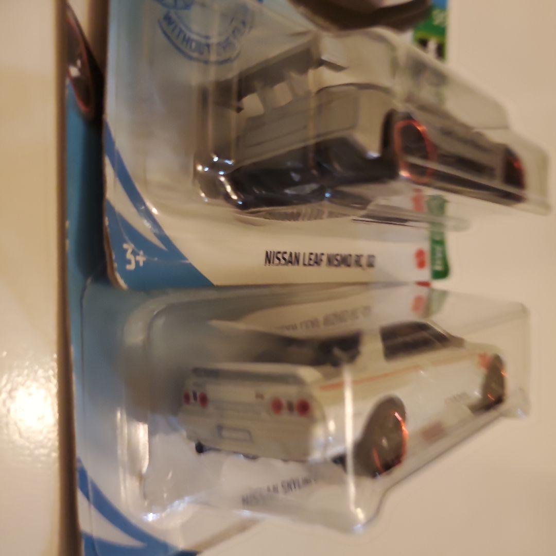 Hot Wheels Nissan 2台セット