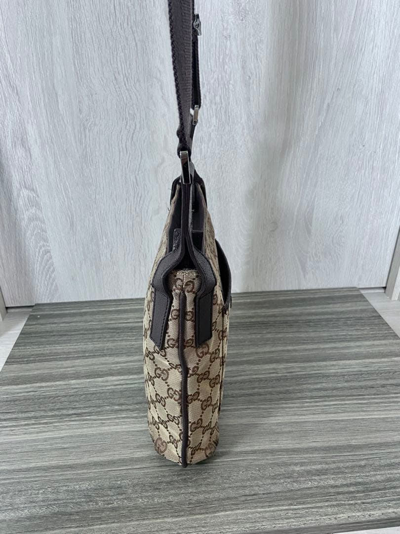 ショルダーバッグ